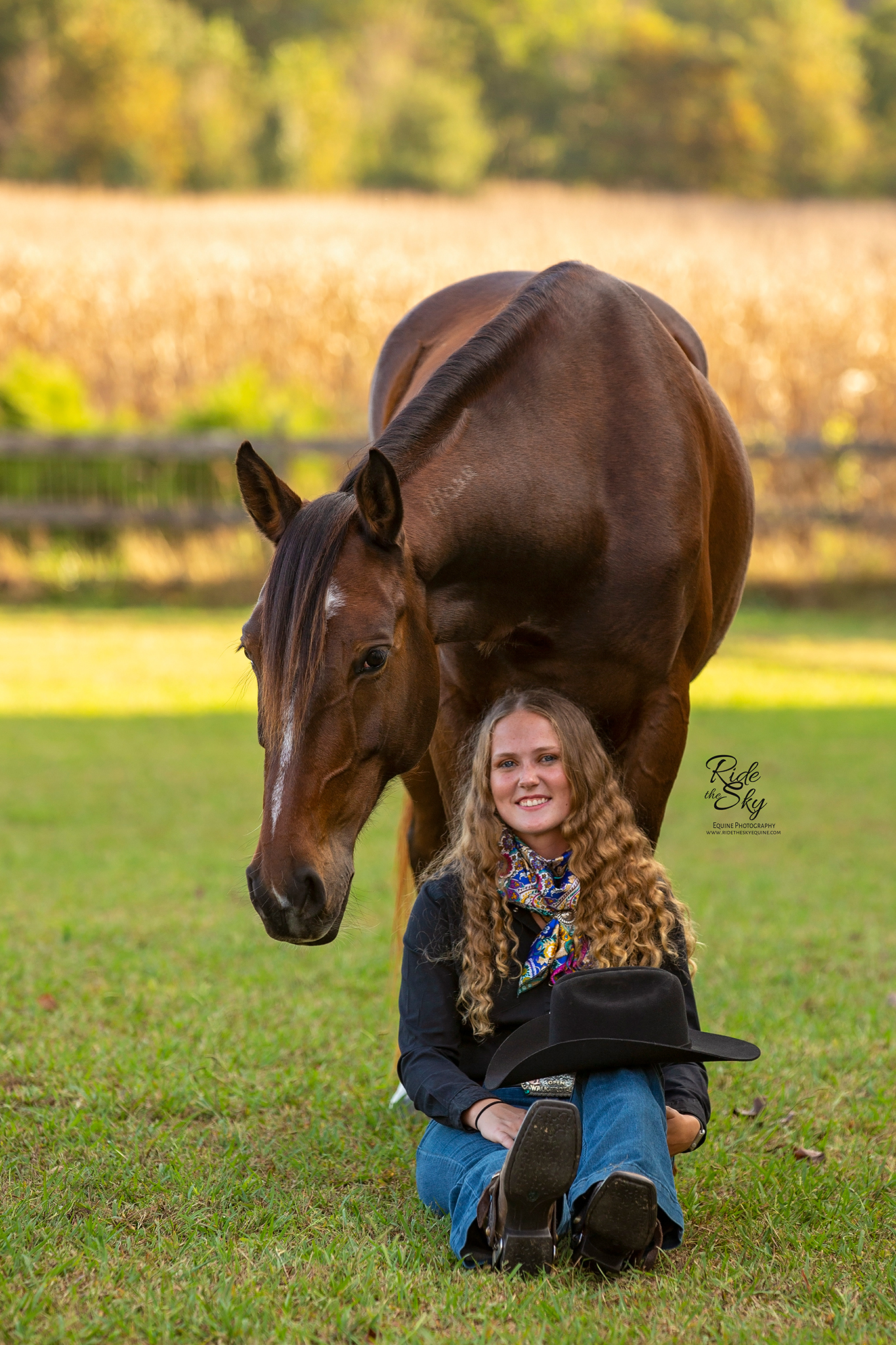 Horse Trainer with her liberty mustang horse in Chattanooga Tennessee