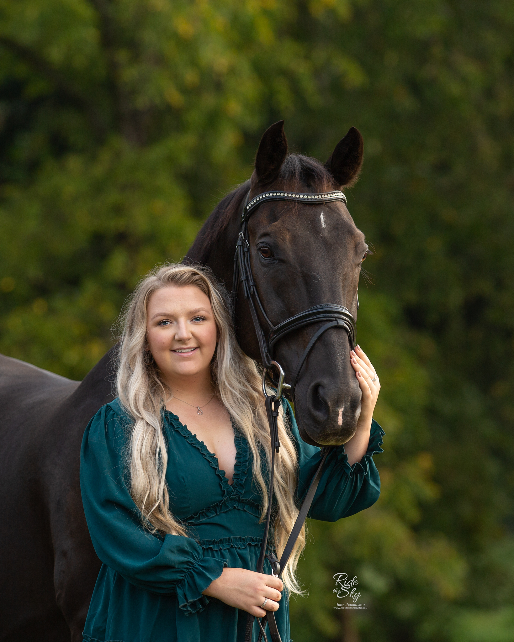 High School Senior Girl in Green Dress with Horse in Chattanooga Tennessee