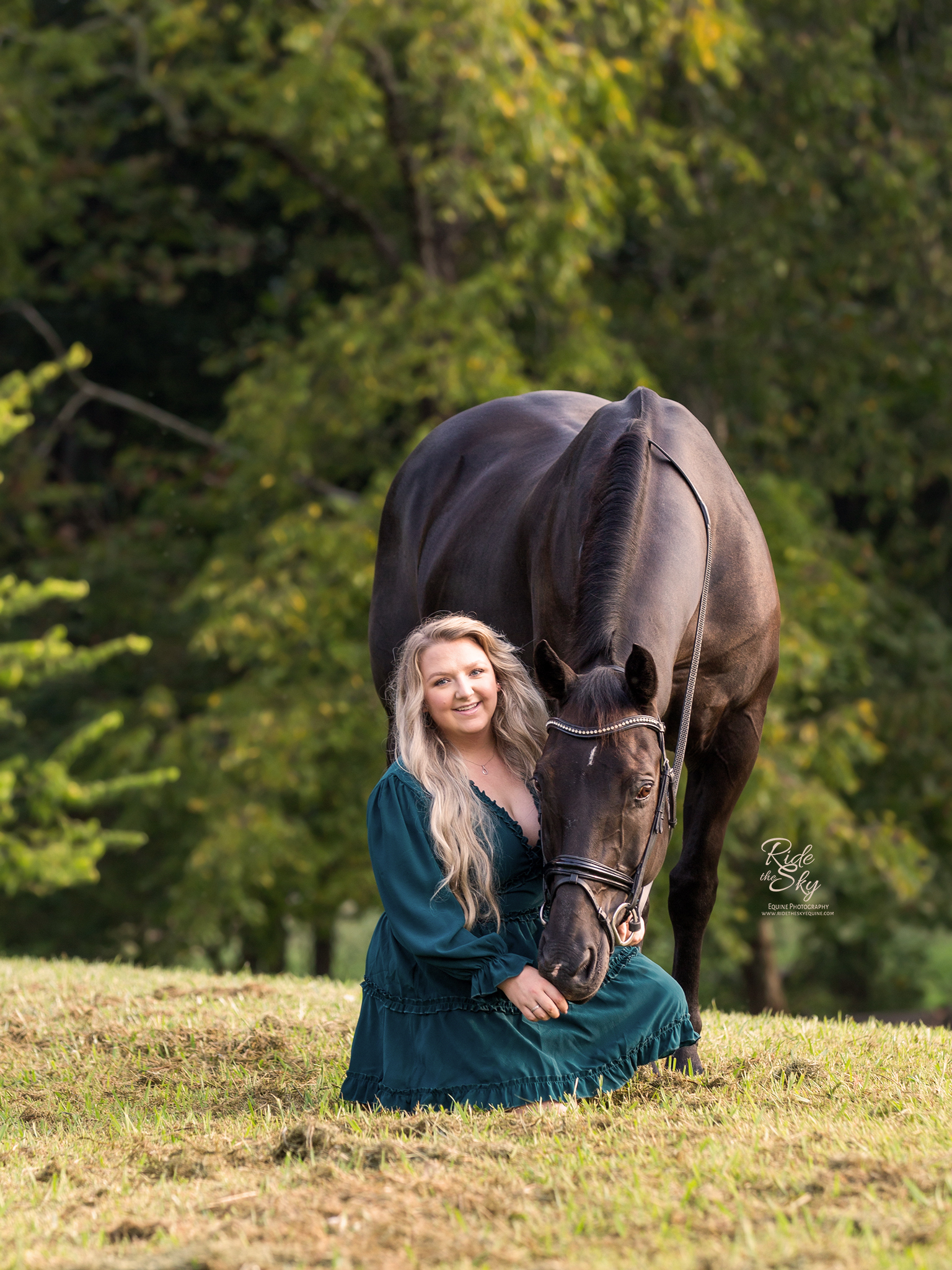 High School Senior photographed with her quarter horse at Break 'n run farms in Ooltewah