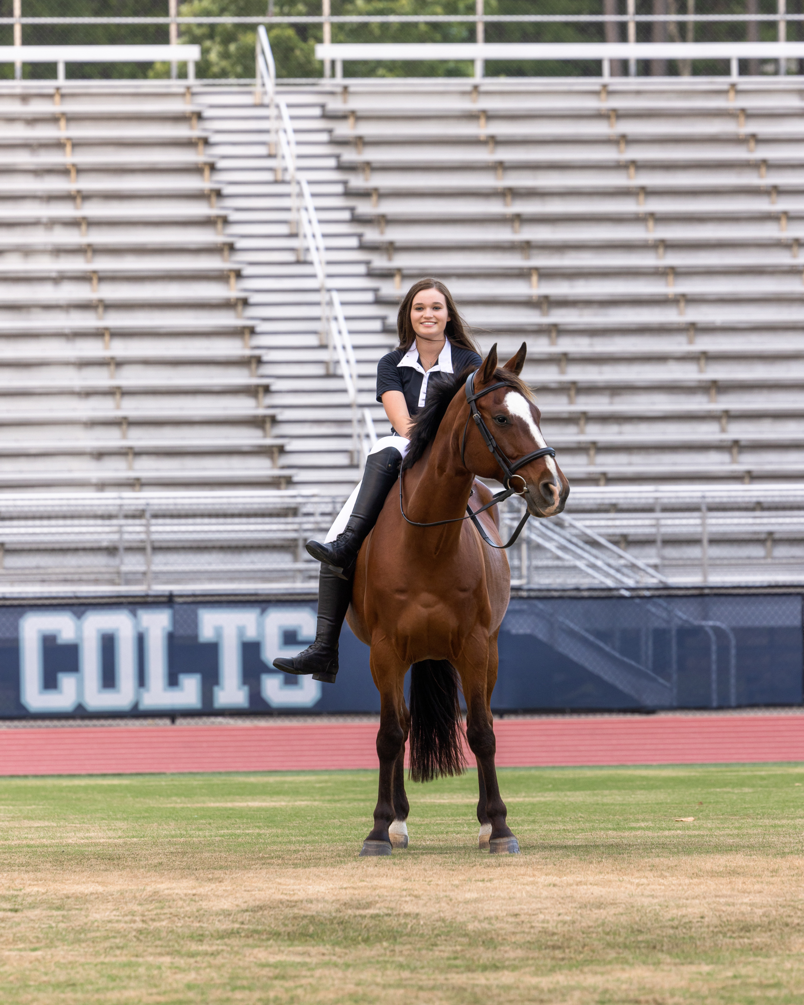 High school senior pics with horse in north Georgia